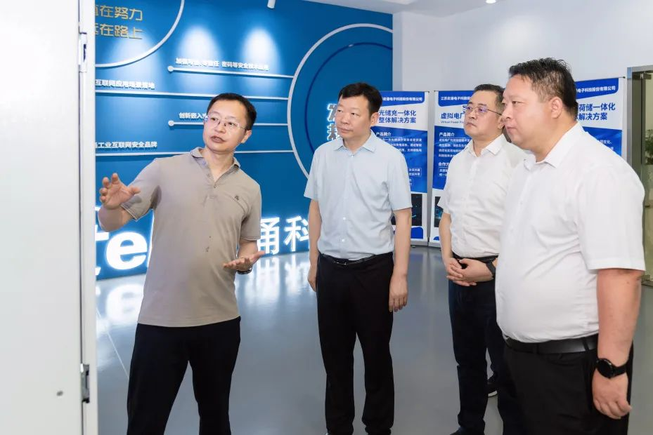 区委副书记、区政府党组书记夏爱东一行莅临欧博abg(中国)科技专题调研指导工作